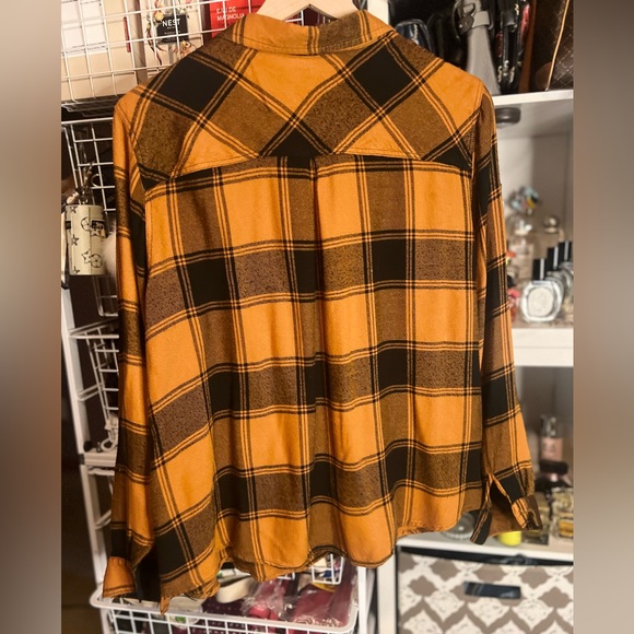 Maurices Relaxed Fit - Picture 3 of 4